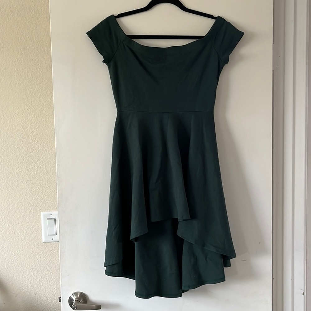 Windsor short, off the shoulder, dress. Size Large.